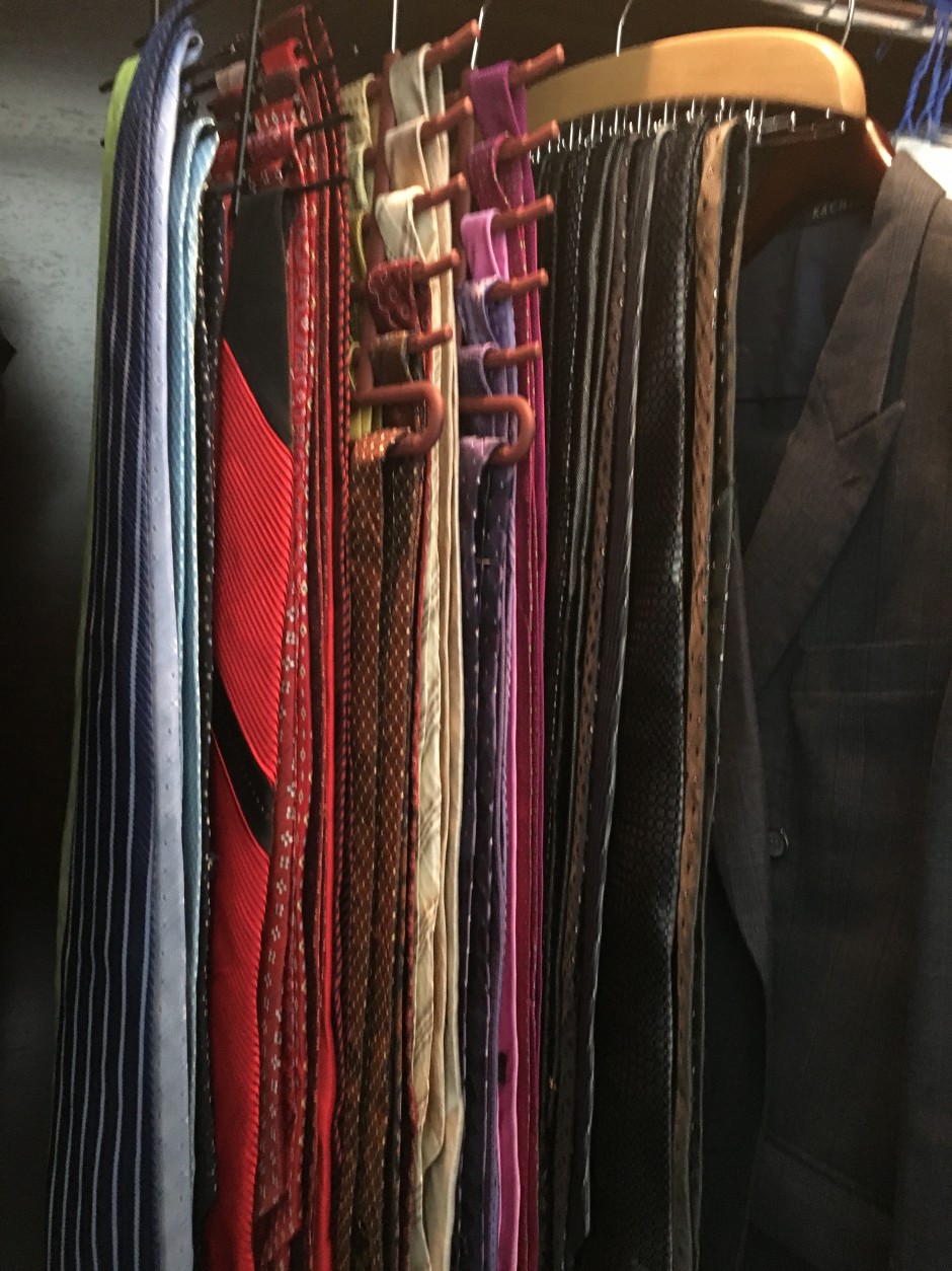 ways to organize ties
