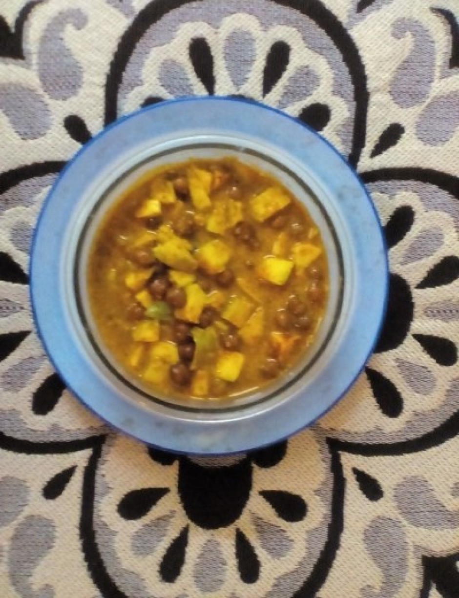 Mango and Whole Bengal Gram Pickle.