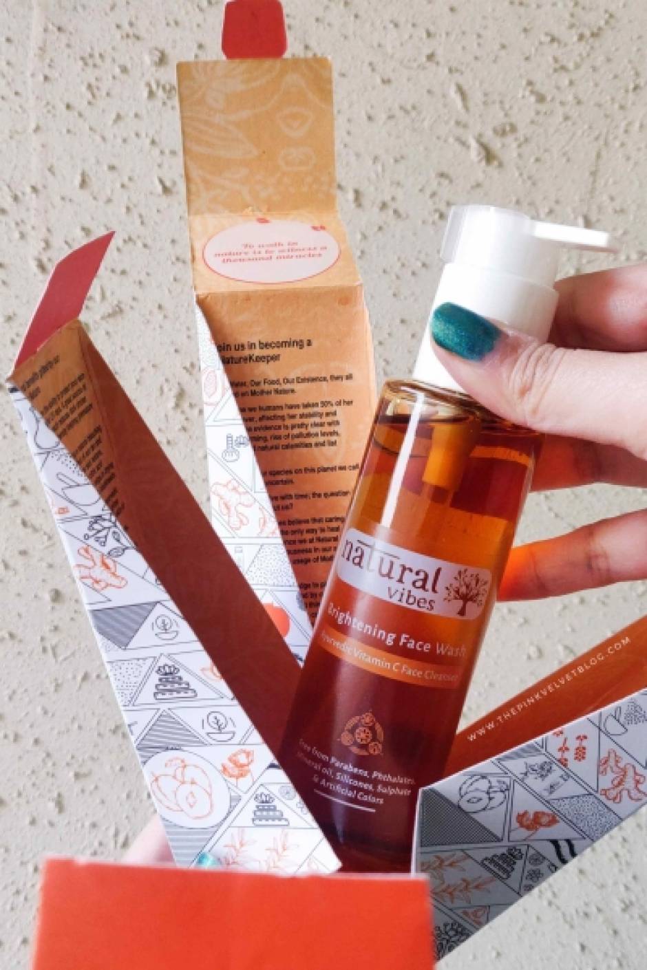 Natural Vibes Brightening VitaminC Ayurvedic Face Wash