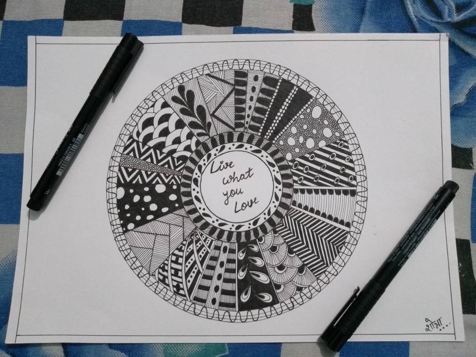 Mandala art with zentangle