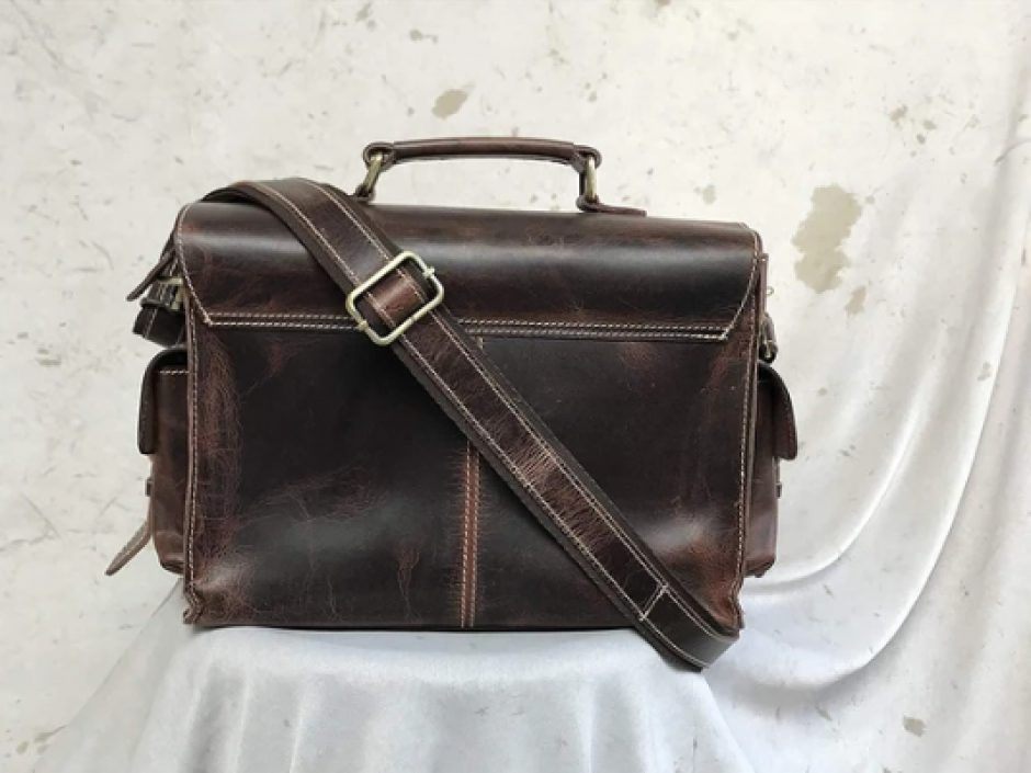Stylish Vintage Leather Camera Bag You Bring Everywhere