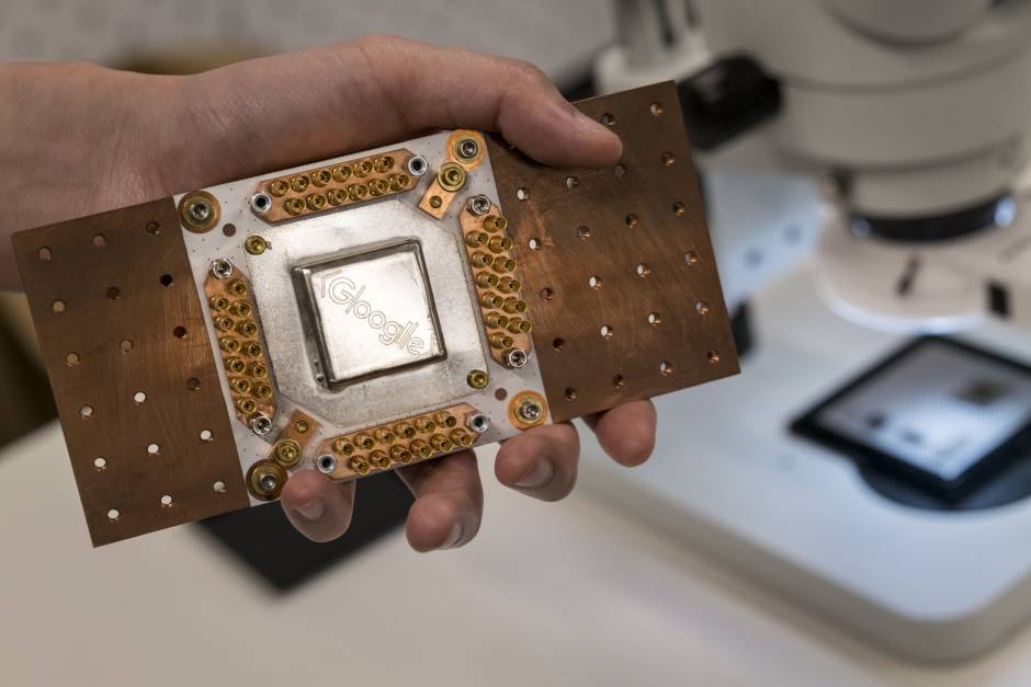 How does processors work on quantum level?