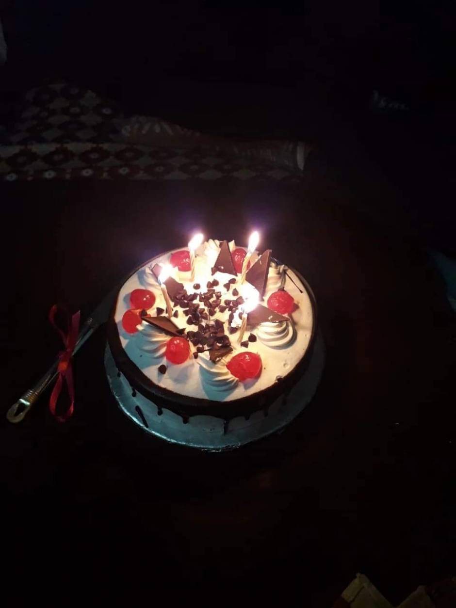 Birthday cakes flowers & wishes