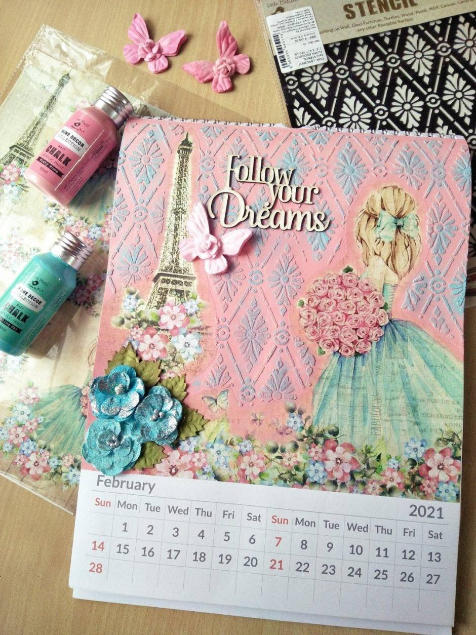 Decoupage Layout on a DIY Art Calendar 2021