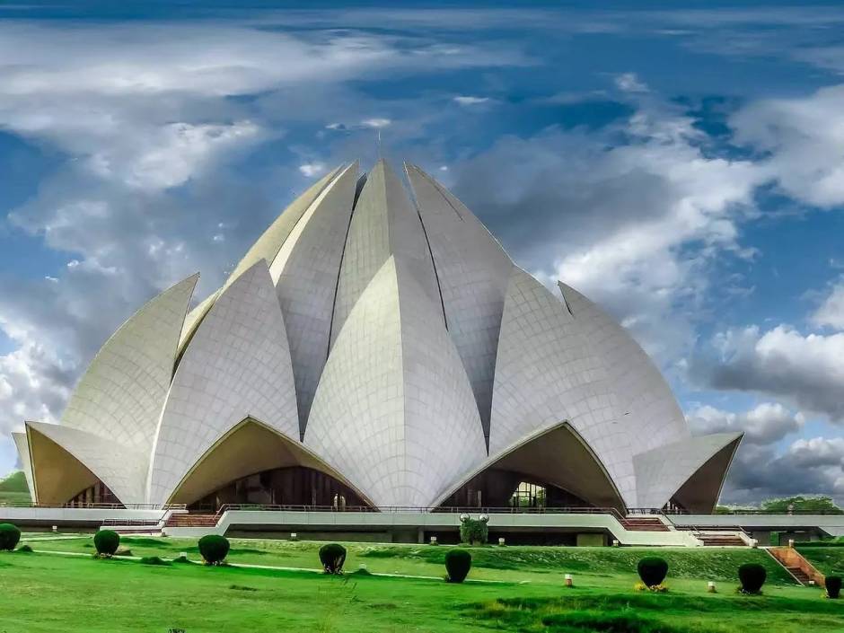Lotus Temple Delhi, Architecture, Information, Inside & fact