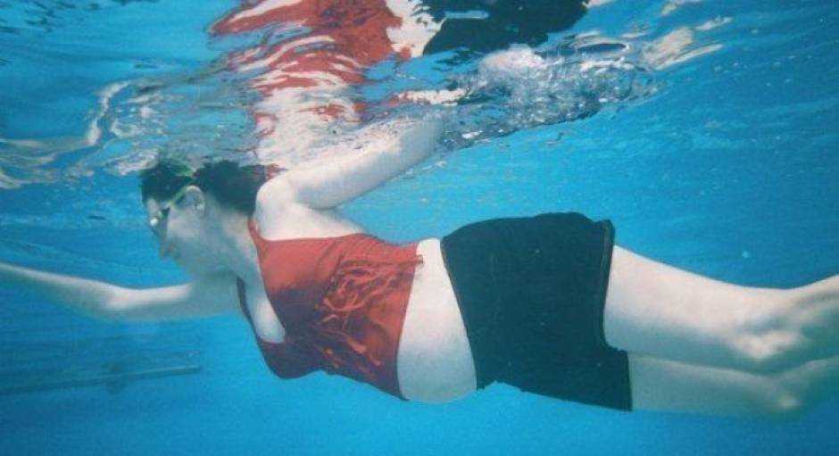 Get the Benefits of Swimming While Pregnant