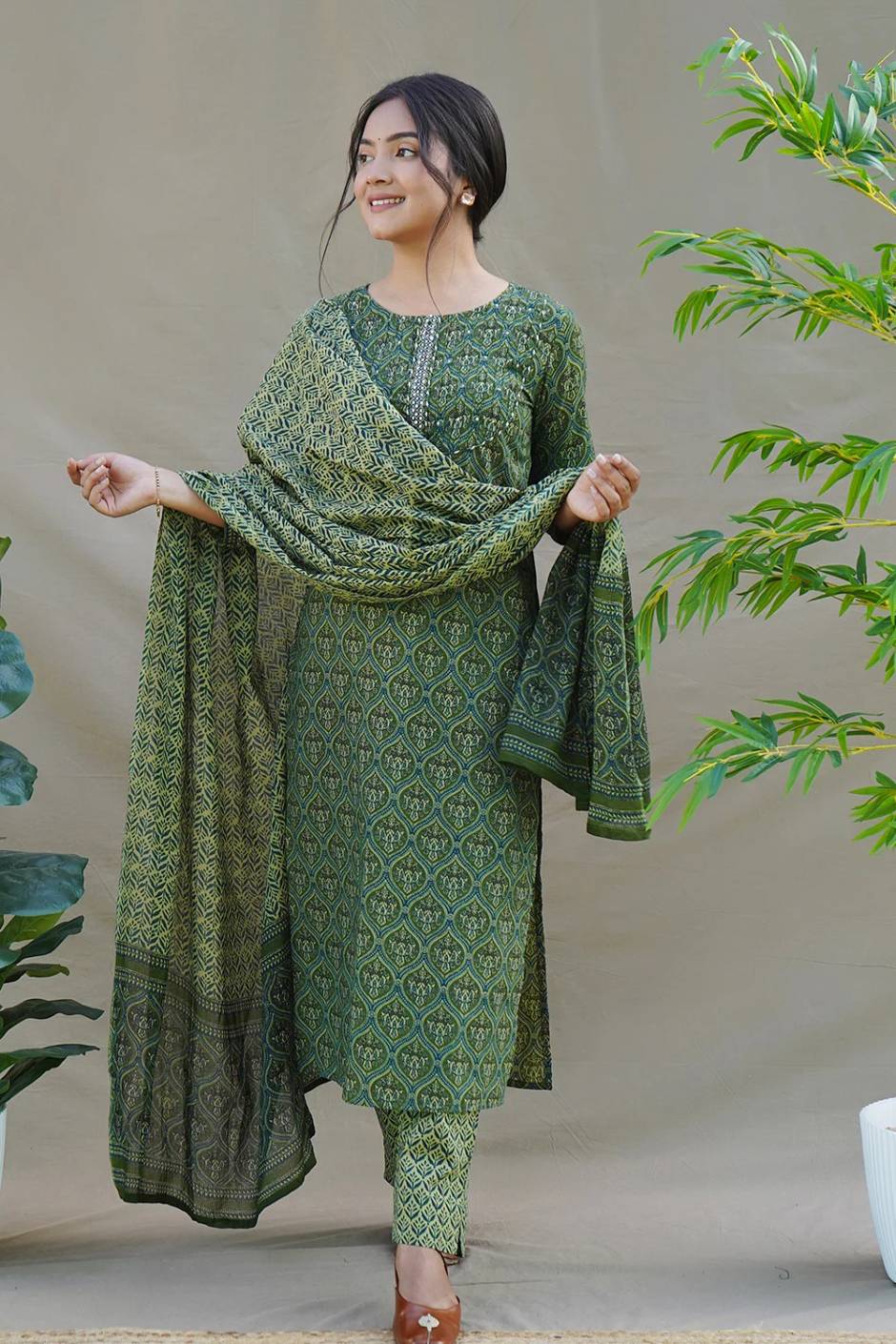 Vibe up the festive season with Kurta sets for women