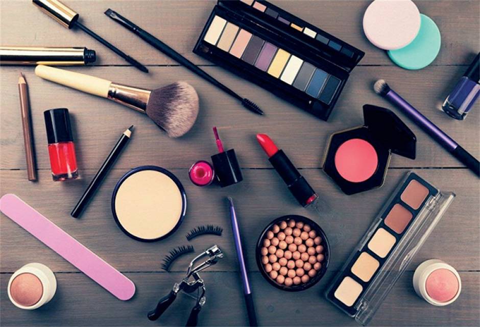 Explore The Advantages Of Buying Cosmetics And makeup Onli