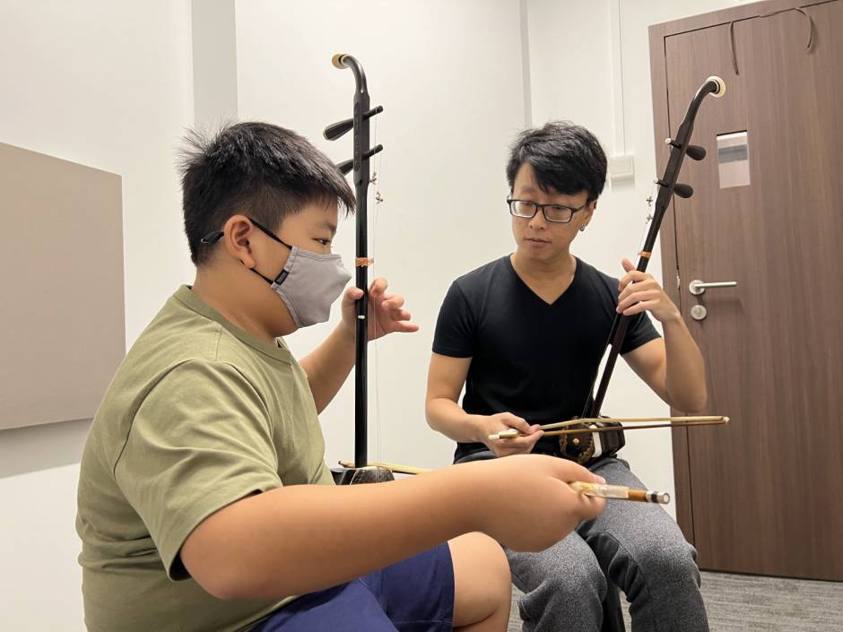 Step By Step Erhu Lessons In Singapore